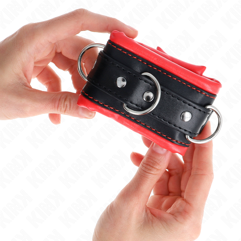 KINK - HEAVY WRIST RESTRAINTS WITH RED FUR LINED ADJUSTABLE 20-30 CM X 6 CM - Imagem de 3