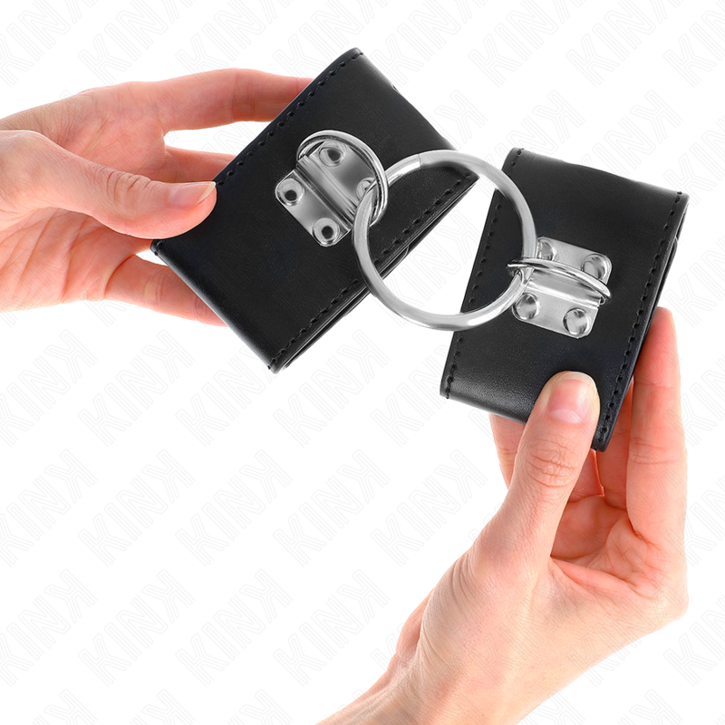 KINK - FIXED WRIST RESTRAINTS WITH RING AND PADLOCK CLOSURE BLACK ADJUSTABLE 16-23 CM X 5.5 CM - Imagem de 3