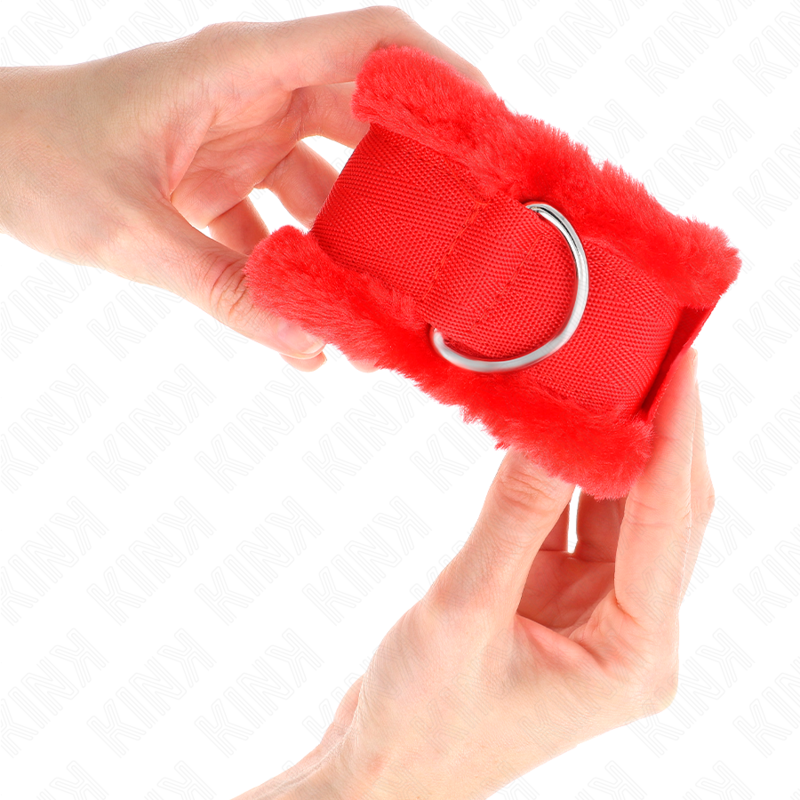KINK - FURRY LINED WRIST RESTRAINTS RED ADJUSTABLE 17-31 CM X 7 CM - Imagem de 3