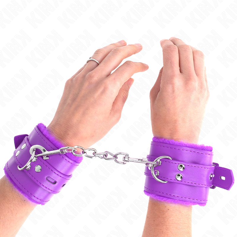 KINK - FUR LINED WRIST RESTRAINTS WITH SQUARE HOLES PURPLE AND PURPLE BELT ADJUSTABLE 17-29 CM X 6 CM - Imagem de 4