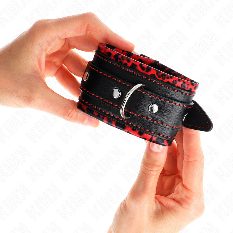 KINK - FUR LINED WRIST RESTRAINTS RED / BLACK ADJUSTABLE 17-29 CM X 6 CM - Imagem de 3
