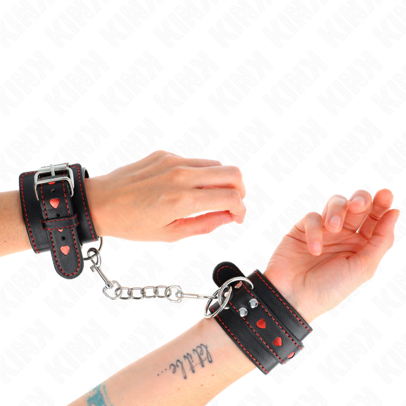 KINK - BLACK WRIST RESTRAINTS WITH RED HEART INLAY ADJUSTABLE 21-28 CM X 5.5 CM - Imagem de 4