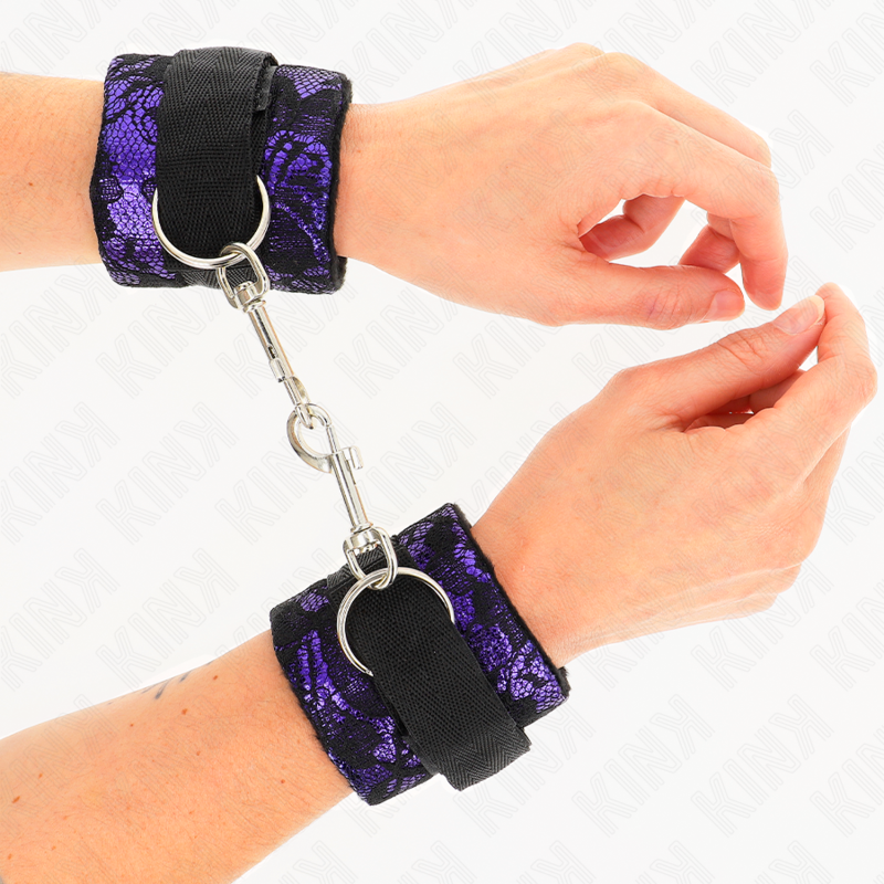 KINK - SHORT VELVET LACE WRIST RESTRAINTS AND NYLON BIND PURPLE / BLACK 23 X 6.5 CM - Imagem de 3