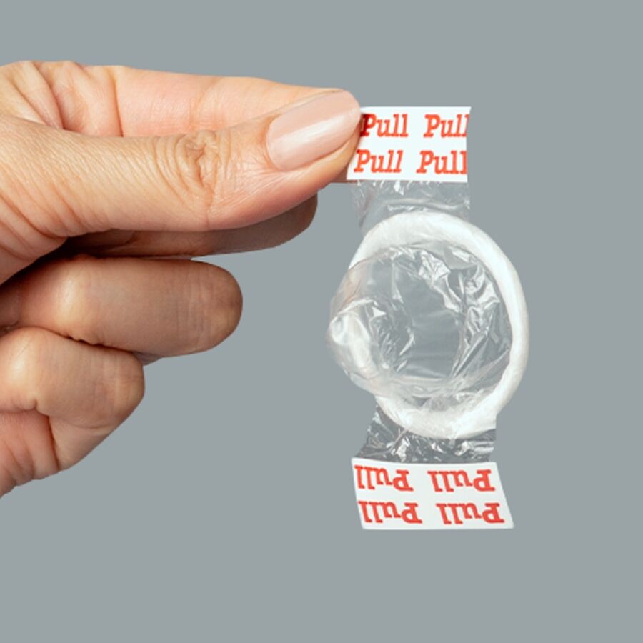 UNIQ - PULL LATEX FREE CONDOMS WITH STRIPS 3 UNITS - Imagem de 4